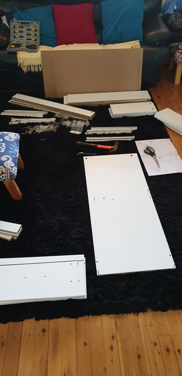PaulRaiderfan's tweet photo. Building a flat pack....😬
#saturday #flatpackassembly https://t.co/YOs9S41P39