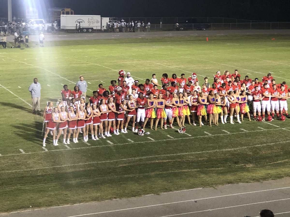 rameypartyof4's tweet photo. It's great to be a Munford Lion🦁way to go boys bringing the W 24-10 over Lincoln... those cheerleaders were awesome too...#MHSvarsity #MHSJV #beatthoseBears https://t.co/dFSdt2U7v2