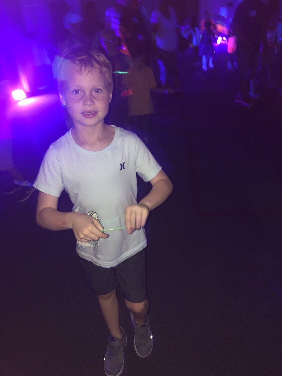 dmcintyre7911's tweet photo. A huge thanks goes out to all those who supported our PTA fundraiser. The kids thought the Glow Run was a lot of fun! @NPERockets https://t.co/NTslF0jOQM