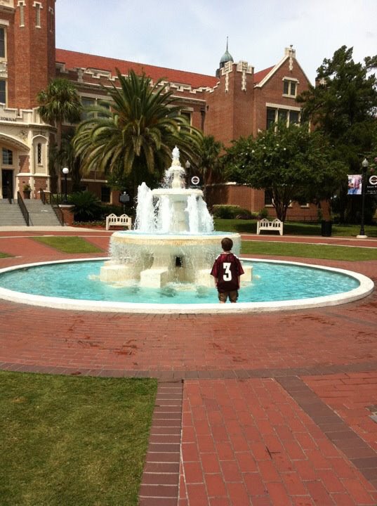 chasityphillips's tweet photo. @FSUAdmissions @floridastate Saving for his Sr. Pictures and School Choice photo. Train up a child in the way he should go...! 💛♥️🍢 https://t.co/wW5U27iKyp