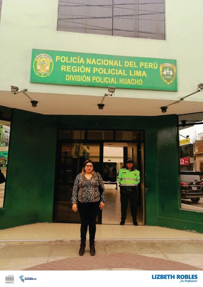 Continuando con mi labor en semana de representación, visité la División Policial Huacho - Huaura, observando la ausencia del personal policial, el Comandante Oscar Manuel Pretell Rentería que estuvo presente dio las explicaciones del caso.
#LizbethRobles
#TeRepresenta