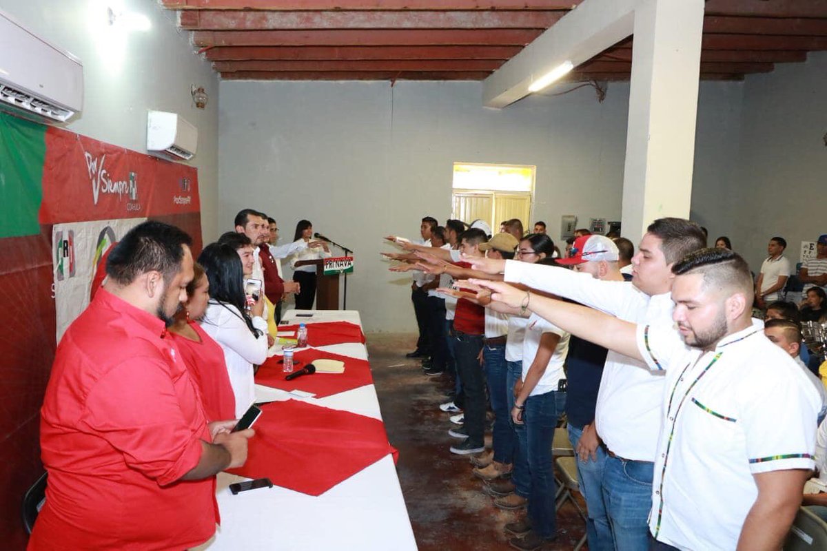 PRINAVACOAHUILA's tweet photo. El día de hoy se llevo acabo la Toma de Protesta de la Red Jóvenes X México en nuestro Municipio.                  Agradecemos la presencia de los Dirigentes Estatales. #PRI      @AdrianHerrera @Zenon_Velazquez @PRICoahuila @IvanTerashima @fanyrdz2323 @alitomorenoc @RJXMex https://t.co/ZeNqdTPHlM