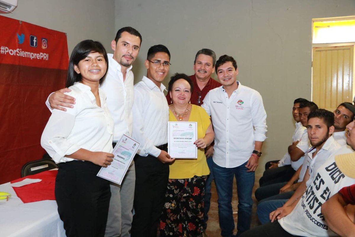 PRINAVACOAHUILA's tweet photo. El día de hoy se llevo acabo la Toma de Protesta de la Red Jóvenes X México en nuestro Municipio.                  Agradecemos la presencia de los Dirigentes Estatales. #PRI      @AdrianHerrera @Zenon_Velazquez @PRICoahuila @IvanTerashima @fanyrdz2323 @alitomorenoc @RJXMex https://t.co/ZeNqdTPHlM