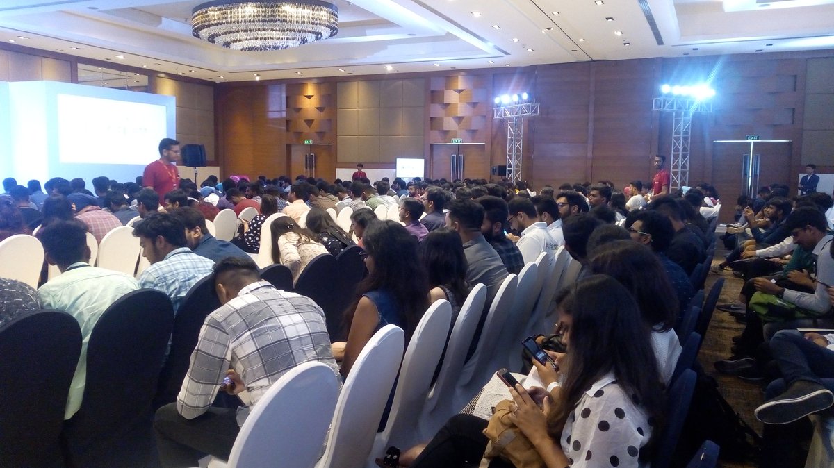 _varshajaiswal_'s tweet photo. Hall is packed with enthusiastic attendees.
A huge round of applause to #DevFestPunjab https://t.co/UkjM9GWcty