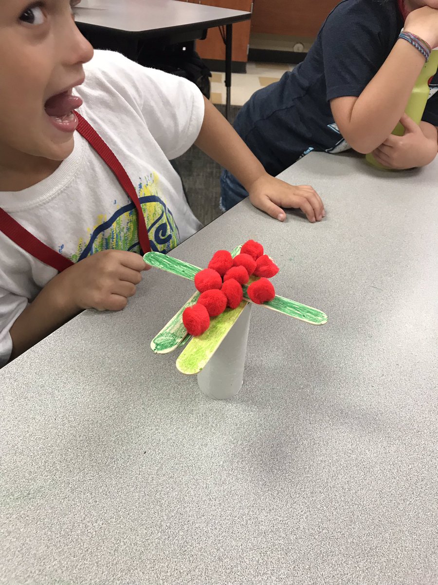MrsWorchesik's tweet photo. My kids loved working together to create an apple tree and balance 10 apples up on top.  @WarnerCFISD #appleSTEM https://t.co/uB2TU3622n