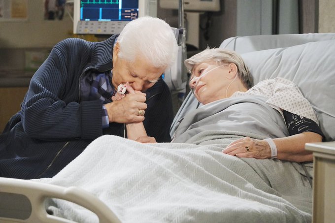 EFhqQXDWoAESajN?format=jpg&name=small