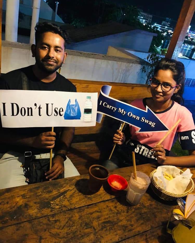 Bunch_Fools's tweet photo. दोस्तों क्या आप जानते है..... single use plastic औसतन सिर्फ 15मिनट के लिये use होता हे लेकिन इसको पूरी तरह decompose होने मे सालो लग जाते हे।....और अब वक़्त आ गया है single Use Plastic से हमेशा के लिए Bye Bye करने का.... #refuse_single_use
#bunchofools 
#PlasticFreeIndia https://t.co/eBDMPZAAzr