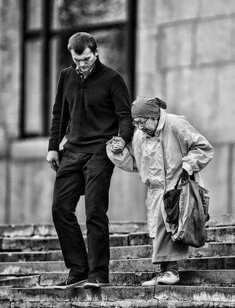 L'eleganza di una persona stà nel come tratta un suo simile ...
Sempre ...