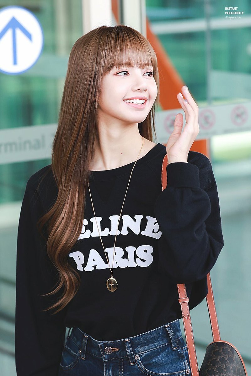 Ialisapics's tweet photo. #BLACKPINK #LISA #리사 https://t.co/jodHHJZhCe