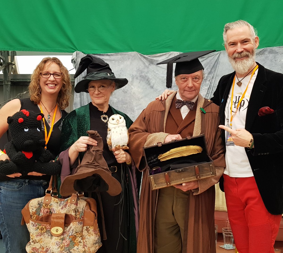 EnglishVoiceArt's tweet photo. . @joncampling & I have been sorted into #Ravenclaw & #Slytherin respectively - can't be right! Join us for more fun at the #CreativeCove at @Wyntercon all weekend
#Wyntercon #comiccon #Eastbourne #HarryPotter https://t.co/xmiNZsSqKX