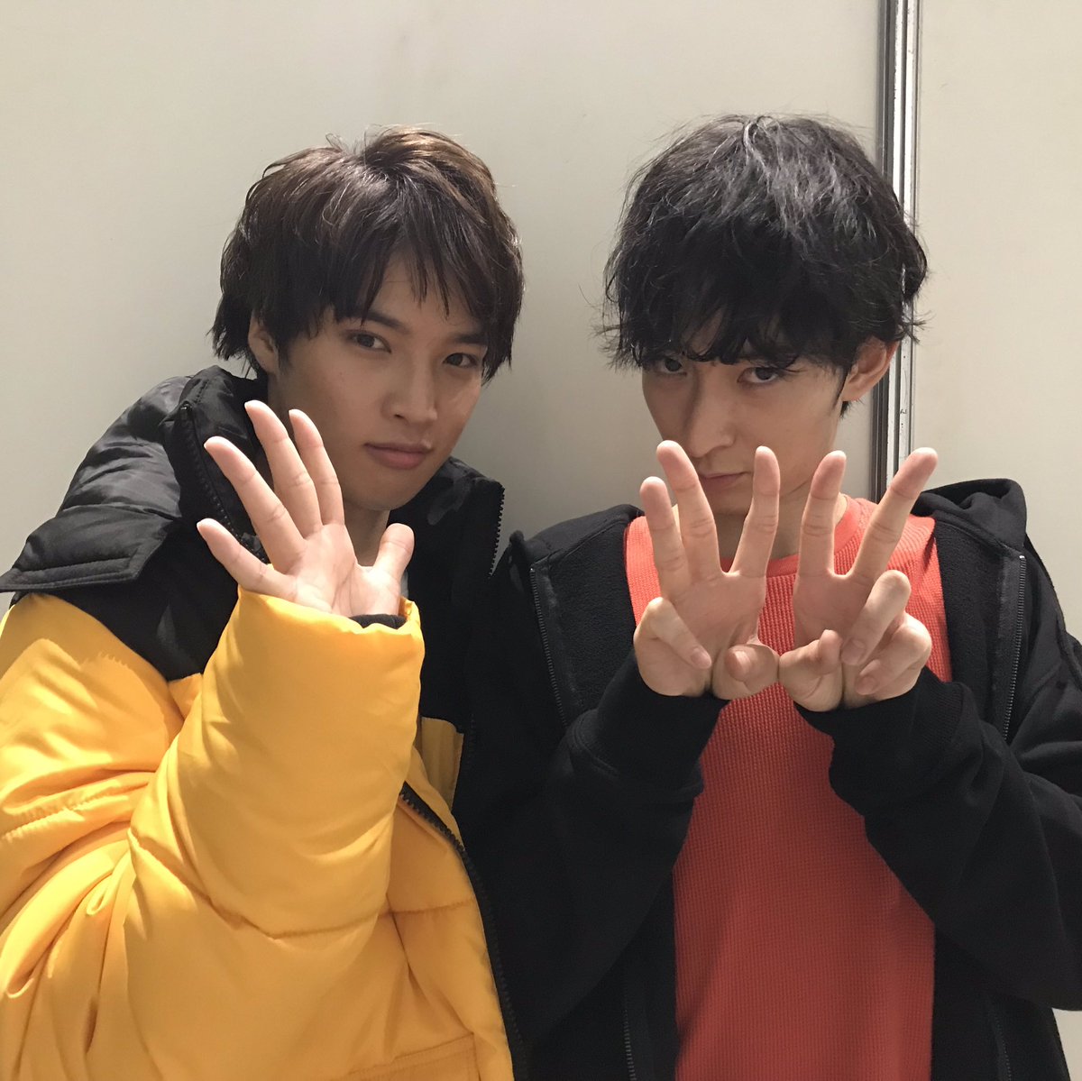 Rakuten GirlsAward 2019 AUTUMN/WINTER 出演！！！

#濱正悟 くん #上野貴博 くんの舞台裏2ショットをお届けします👬！
このポーズは一体…🤔？

#RakutenGirlsAward2019AW 
<a href="/unpre_/">濱 正悟</a> 
@uenotakahiro_ 

#avex 
#audition 
#avexaudition 
#BoysAwardAudition 
#ボイアワ