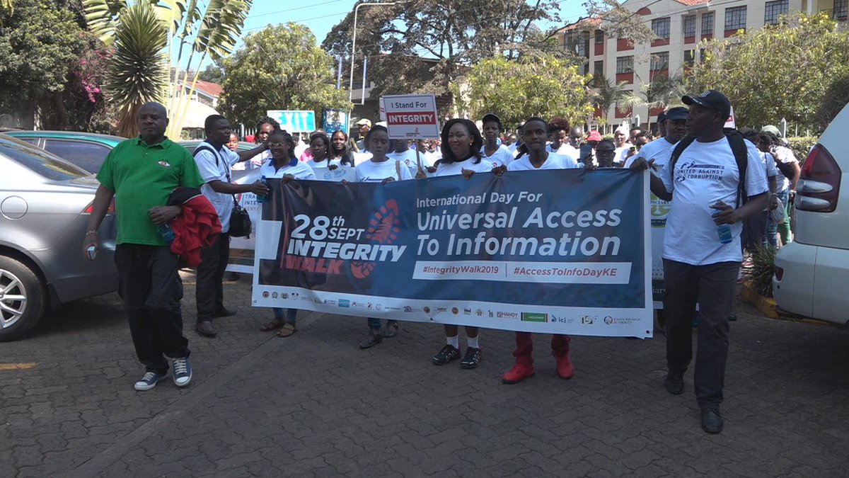 OsanoDavis's tweet photo. I walk for sovereignty. Now at my 5th stop. #IntegrityWalk2019 #AccesstoInfoDay https://t.co/Vr8h7ZTktC