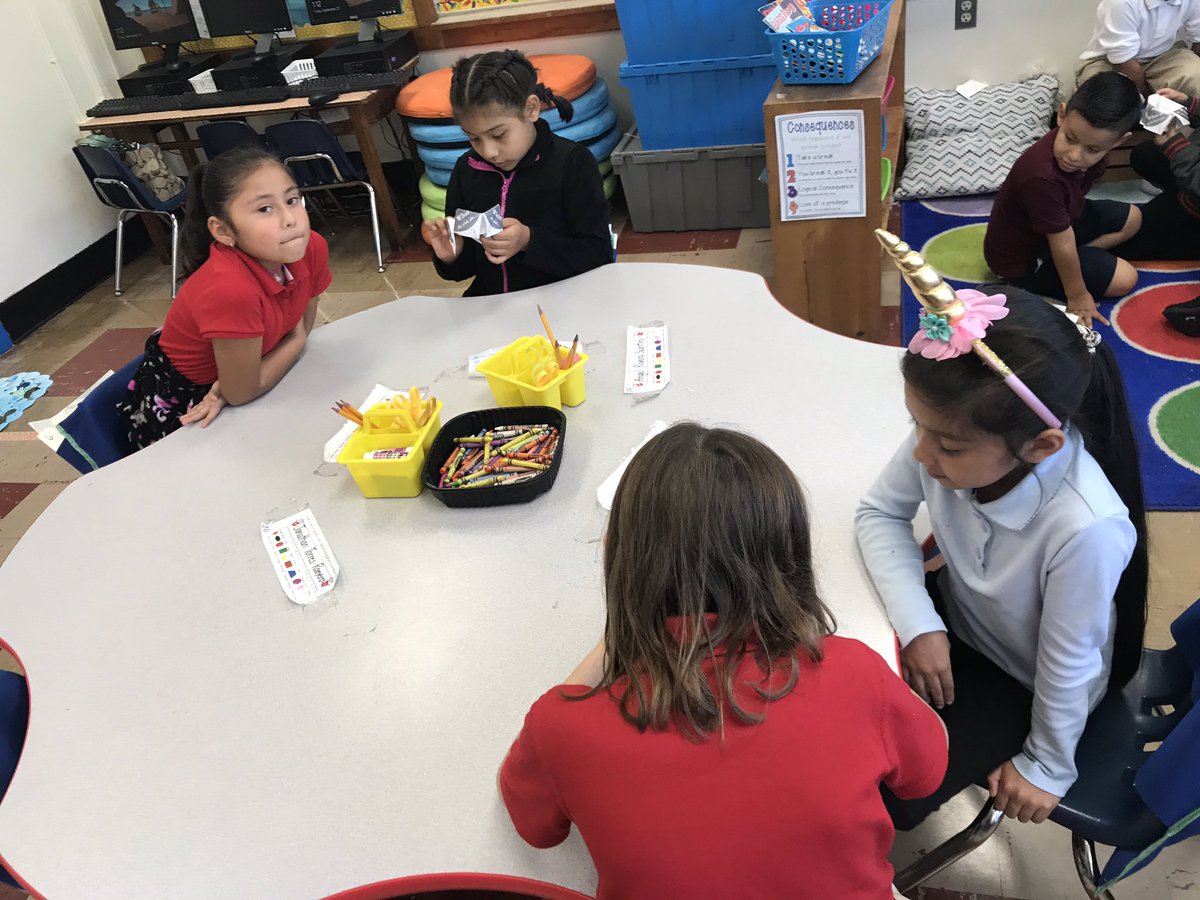 Thank you to <a href="/MrsStaropoli/">Mrs. Staropoli Baltz</a> and her 3rd graders for coming to help us make connections during Hello Week ☺️ #wearebaltz <a href="/BaltzBears/">Baltz Elementary School</a>