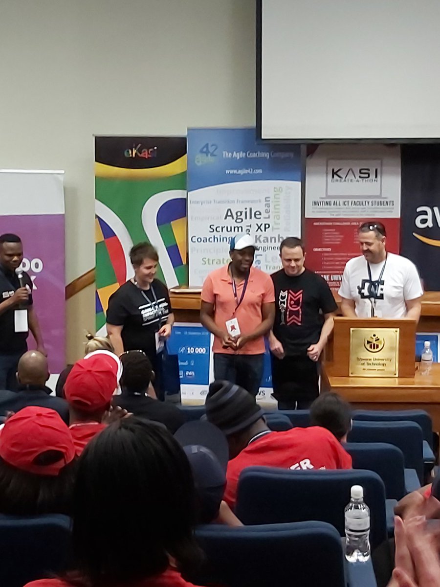 eDream_prod's tweet photo. A round of applause for the judges. With all these awesome and innovative ideas presented, they have the hardest job picking the winner(s) @KasiCat #KASICAT2019 https://t.co/60cHsvJqPY