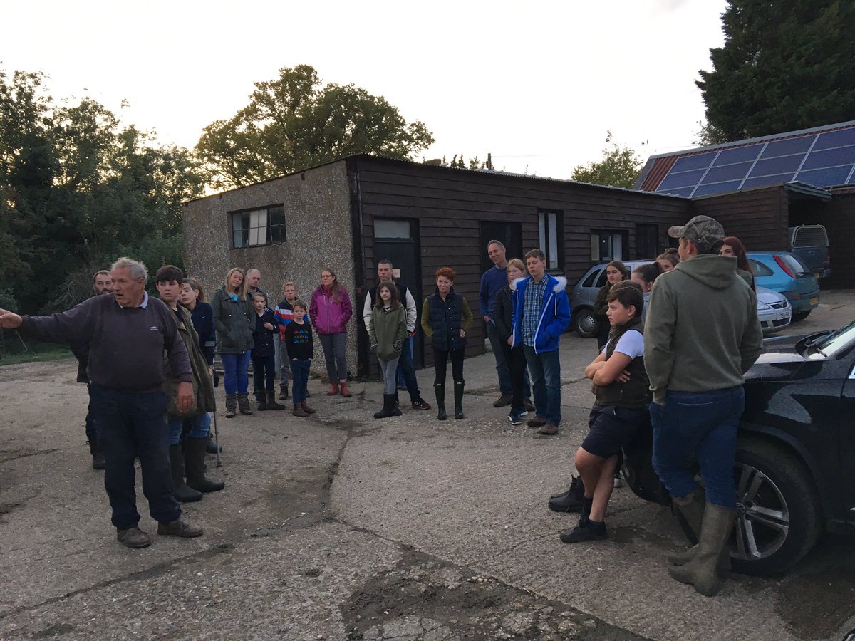 Great R &amp; B junior meeting on Thurs at Highbury Farm. Gear family did us proud, sheep shearing, butchery wool and sheepskin products and great refreshments 🐑🐏🧶🍔🌭 <a href="/NFYFC/">NFYFC</a> <a href="/will48582601/">will</a> <a href="/laurahagger/">Laura Hagger</a>