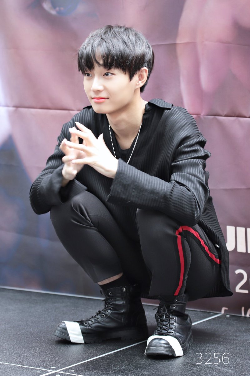 __3256's tweet photo. 190928 도쿄 이벤트 시오도메 1부
 #김용국 #JINLONGGUO #キムヨングク #金龙国 https://t.co/iUbAPwEDL6