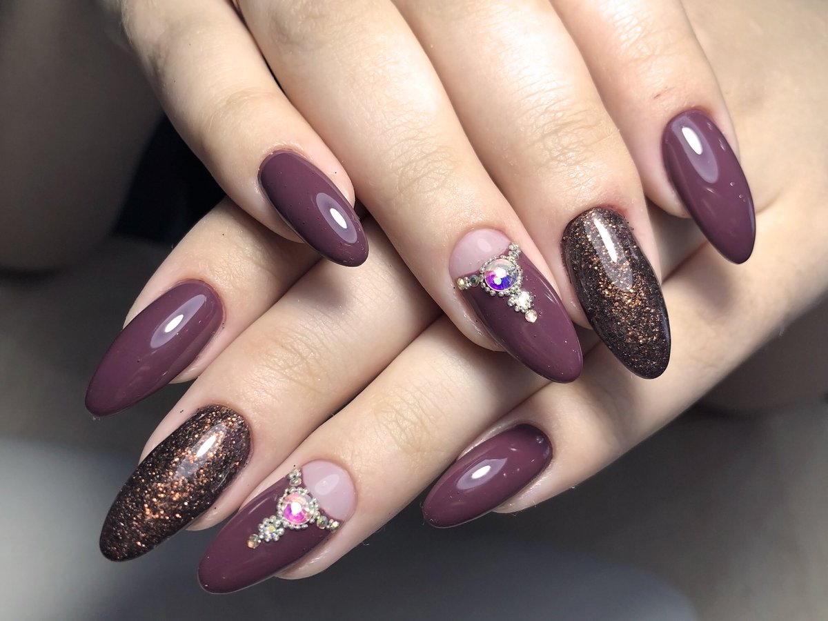 Маникюр с блестками и стразами! 😊
👇🏻
☎ Запись по телефону: +7 (9510) 98-59-48
📝 Запись на сайте: ногти73.рф
🔗 Вконтакте: vk.com/nogti73rf
📍Засвияжье.
👆🏻.
#ногтиульяновск #маникюрульяновск #наращиваниеногтейульяновск #ногти73 #маникюр73 #ульяновск #nails