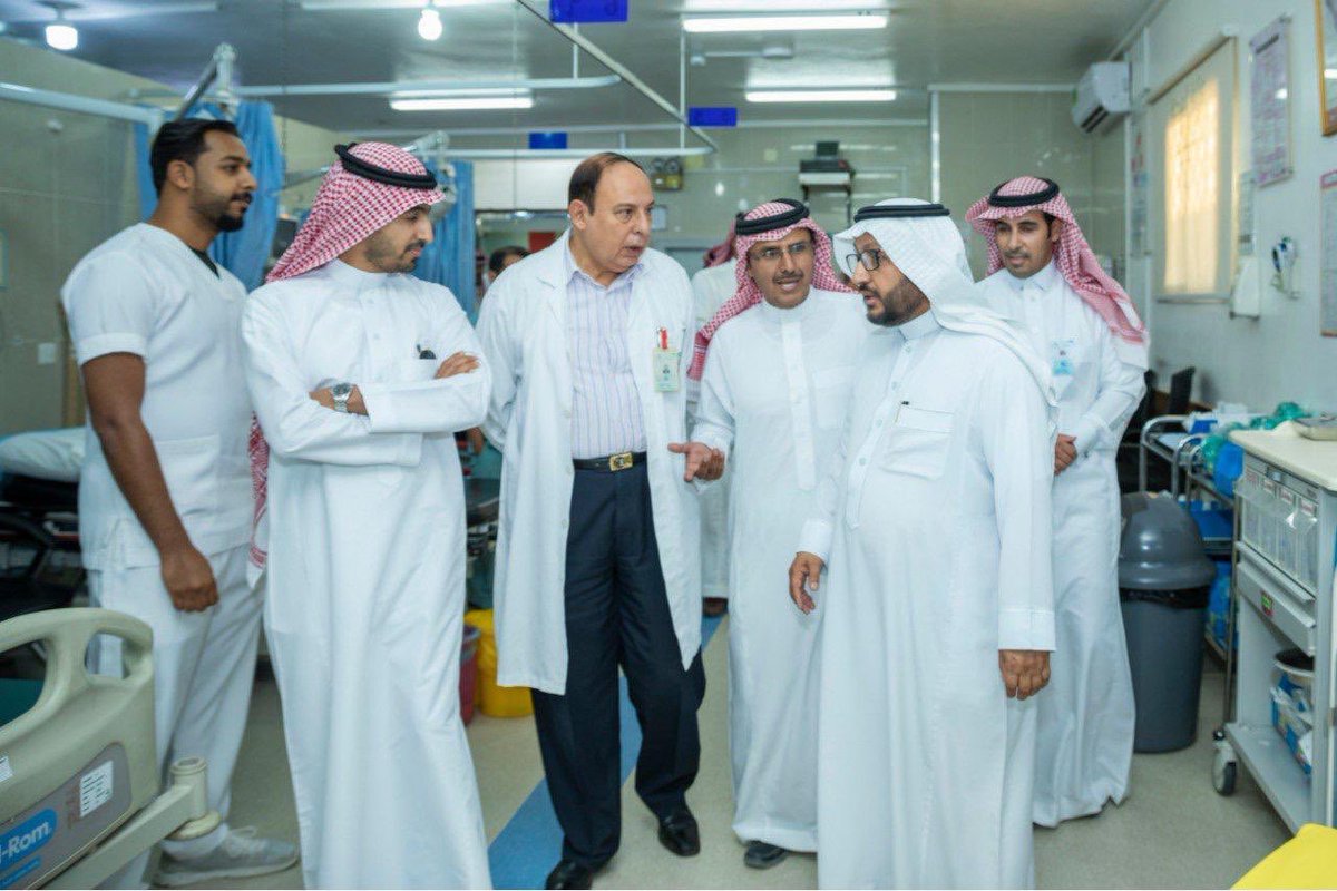 gdmsupply's tweet photo. زيارة وكيل الوزارة المساعد للإمداد والعقود الأستاذ حمد بن ناصر المناع ووكيل الوزارة للإمداد والشؤون الهندسية المهندس عصام الجبير ومدير عام الشؤون الصحية في منطقة الرياض الدكتور محمد التويجري ومدير عام الإدارة العامة للتجهيزات الأستاذ عيد الحارثي لمستشفى تمير العام. https://t.co/pXfF5cq2a1
