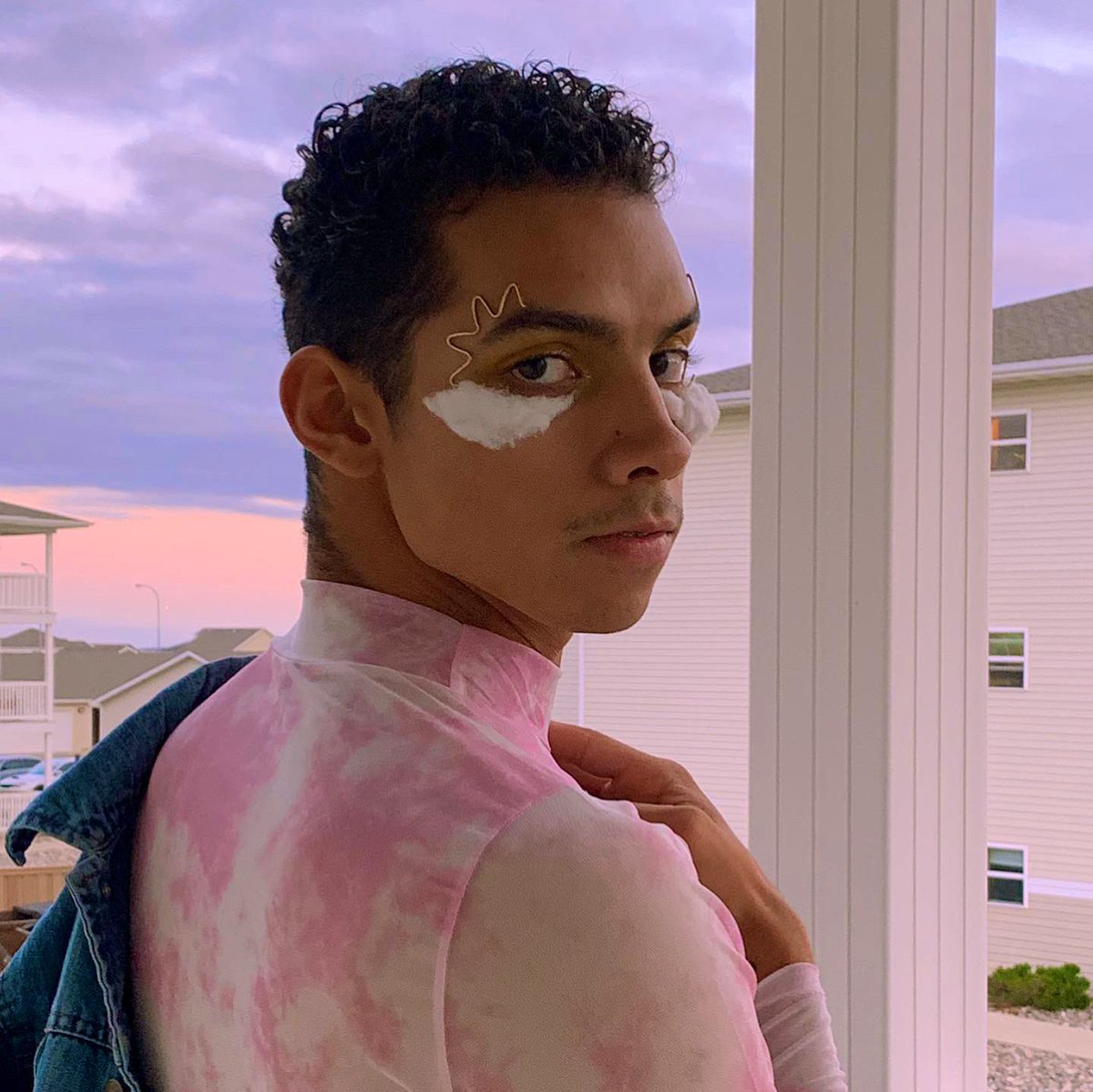 bittyliciouss's tweet image. Expression and creativity is my focus point in life at the moment but hopefully for the rest of my life. This shit makes me so happy especially to share with whoever is willing to see! Anyways, if you having a bad day, my eyes are serving good weather so lift ya spirits up puta