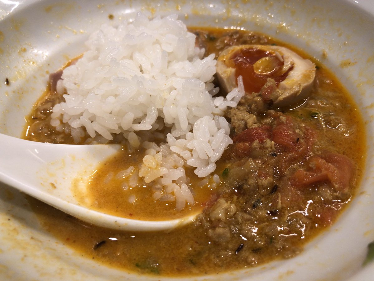 yudukinatsume's tweet photo. No.393
麺や一芯(神戸市灘区)
"スープキーマカレーラーメン"+味玉
野菜の風味と仄かな酸味よいピリっとカレースープ。牛乳で円やか。シコっと中細麺。シャキシャキ水菜。ほぐし鶏とミンチ。トマトに玉葱。トロンと味玉。燻香よいシットリモモチャーシュー
旨〜〜い(^｡^)
最後にごはんミニ投入し満足‼️ https://t.co/kGa2w5GfKT