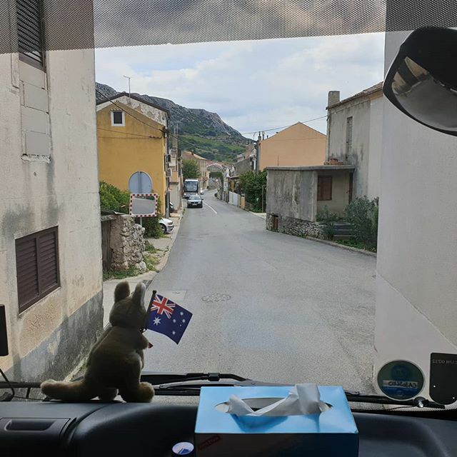 Well that was a bit tight!
.
.
.
#ausworldroamers #worldroamers

#expeditionmobile #expeditiontruck #expeditionvehicle #overlandvehicle #overlandtruck #adventuremobile #offroadcamper #truckcamper 
#lifeontheroad #homeiswhereyouparkit
#overland #tight #br… ift.tt/2mzKFeW