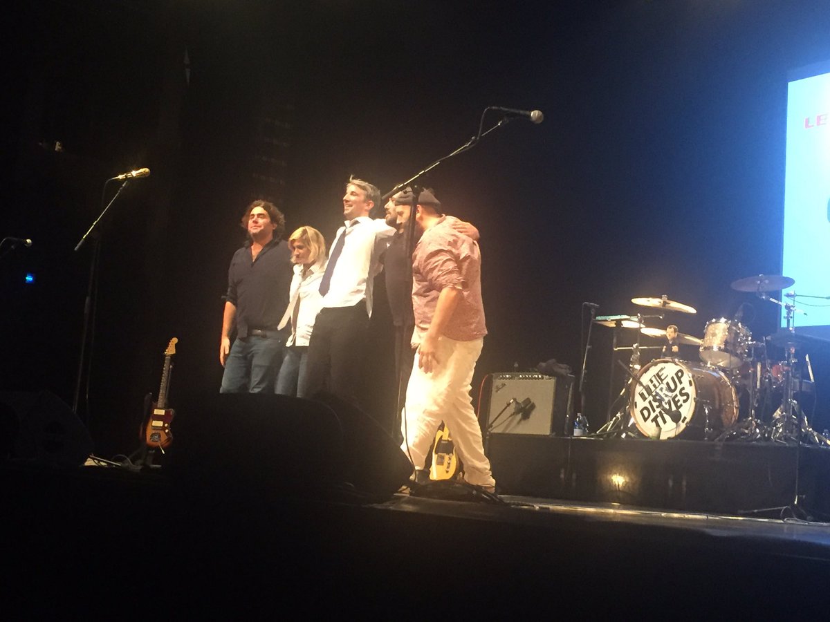 4 anciens élèves d’HEC se lancent dans le Rock au pays de la Macronie ! Ça donne <a href="/The_Disruptives/">The Disruptives</a> à Villejuif ! Musique (sympa), sketchs( bof) et vidéos ! Mais notre <a href="/GMeurice/">GMeurice</a> on l’aime tellement ....