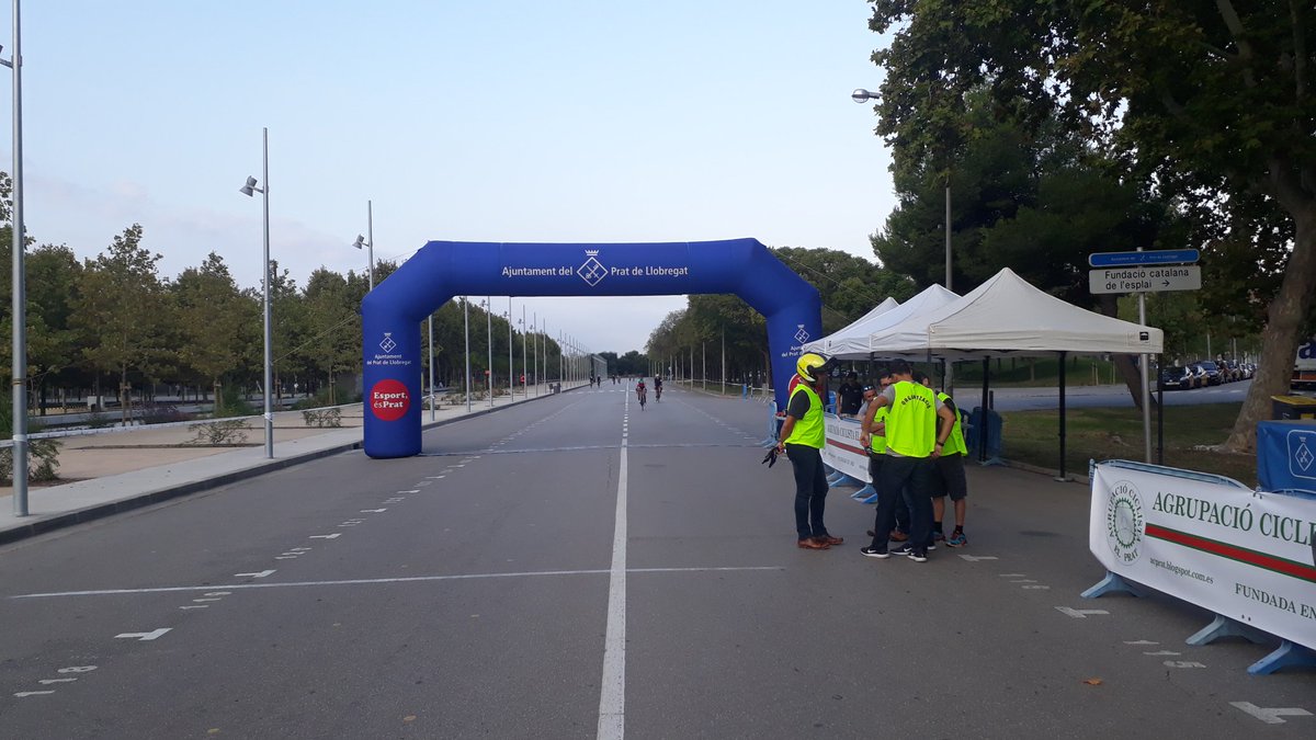 Ara si! Ja es tot a punt per a començar el 84è Gran Premi Viutat del Prat!!! A gaudir de la cursa!!! I bona festa major 2019!!! #FMElPrat #ciclismecat #elprat