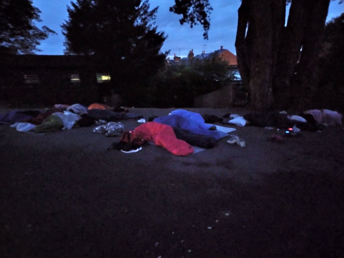 Year 11 <a href="/sjcrmain/">St Joseph's College</a> have slept out all night and raised over £1800 so far for <a href="/Launchpad_RDG/">Launchpad Reading</a>. What an achievement! Help them raise even more here justgiving.com/fundraising/st…
#bigsleepout