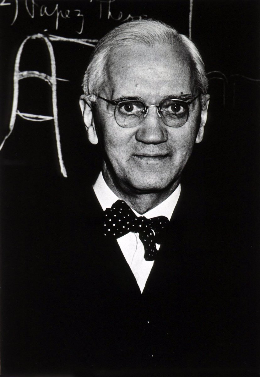 lernfluencer's tweet photo. Heute vor 91 Jahren: Der Bakteriologe Alexander #Fleming bemerkt zufällig, dass eine seiner Staphylokokken-Kulturen, in die Schimmelpilze der Gattung Penicillium geraten sind, abgetötet ist. Seine weiteren Untersuchungen führen zur Entwicklung des Wirkstoffs #Penicillin. https://t.co/XQEteiL1hq