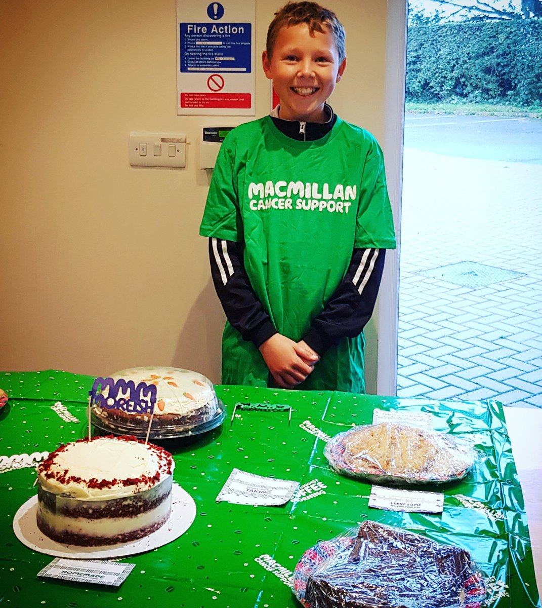 We are open now for the Macmillan Coffee morning, all proceeds from Cake sales and hot drinks will go straight to the charity, we would love donations of cakes, biscuits, buns either homemade or bought. Come along and support this magnificent Charity.
⚽️🥮🍪🍩🍰☕