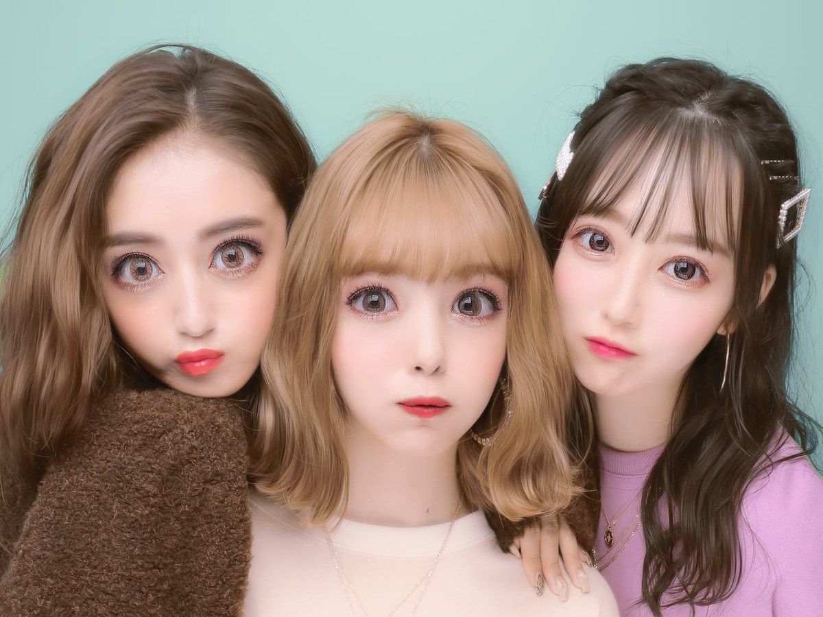 michopaaaaa's tweet photo. 3人でフィナーレ歩いて
久しぶりにゆらちょぱるんしました。
懐かしい〜みんな落ち着いたよ〜
ゆらちょぱるん世代会場にいたかな？
#GirlsAward https://t.co/TkIokFndUi