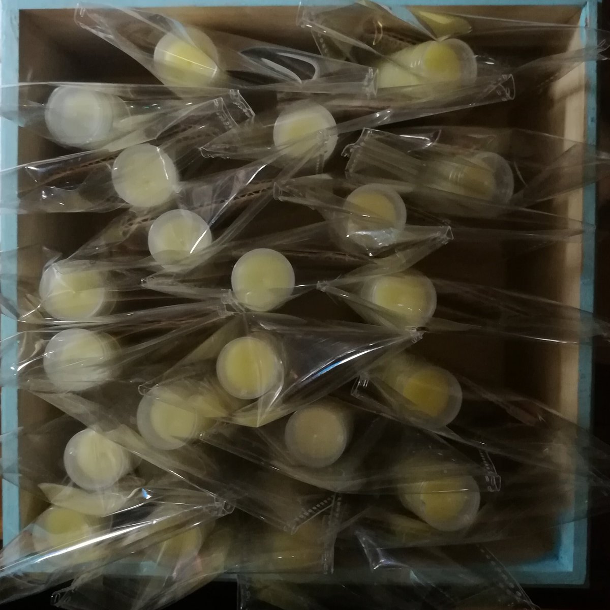 AromiGli's tweet photo. Prodotti per la cura del corpo naturali e fatti a mano; più info/more info ➡ https://t.co/BN0qgIgfXl
#lipstick #mouthsoaping #Vegan #veganlife #natural #naturalbeauty #bio #ecofriendly #gliaromidicleopatra👁 #lifacciamonoi🍃 #healthcare #lips #lipscure #almondoil #karite https://t.co/bgmkGqlCTk