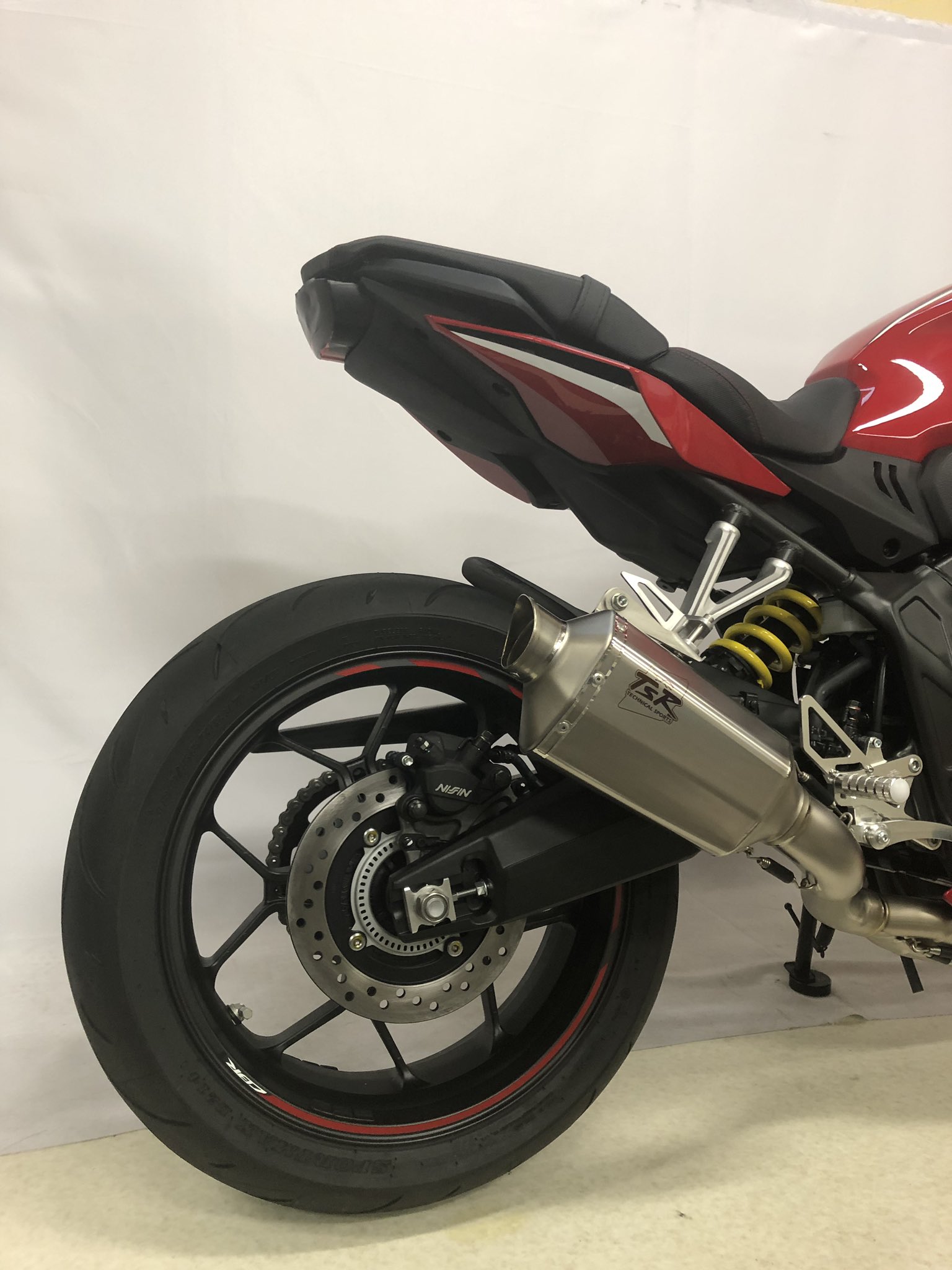 Twitter 上的 Daisuke Tsr Cbr650r Cb650rのフルエキの試作が出来上がりました 量産に向けて 調整していきます Cbr650r Cb650r カスタム フルエキ マフラー T Co Txp4qxk6ye Twitter