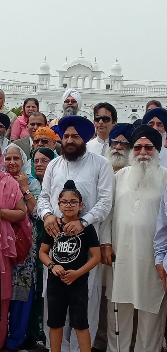 ChawalaSingh's tweet photo. England sy aya howy Jhatyy ko Gurdwara Janam Asthan Nankana Sahib Welcome karty howy. 
Welcome To England Sikh Sangat By PSs!
#team_Chawla #PSS https://t.co/HeRgA2CY8J