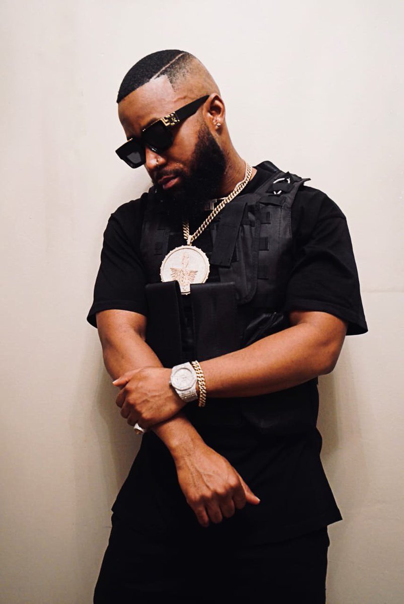 casspernyovest's tweet photo. Young Rich Nigga. https://t.co/hynfqMrr36