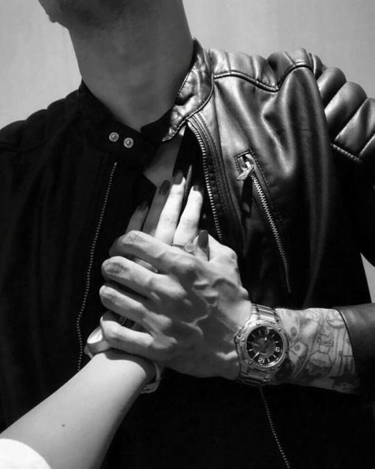 ℍ𝕒𝕣𝕕𝕚𝕟 𝕊𝕔𝕠𝕥𝕥 - 𝔽𝔸𝕂𝔼 (@anarrogantcharm) on Twitter photo 