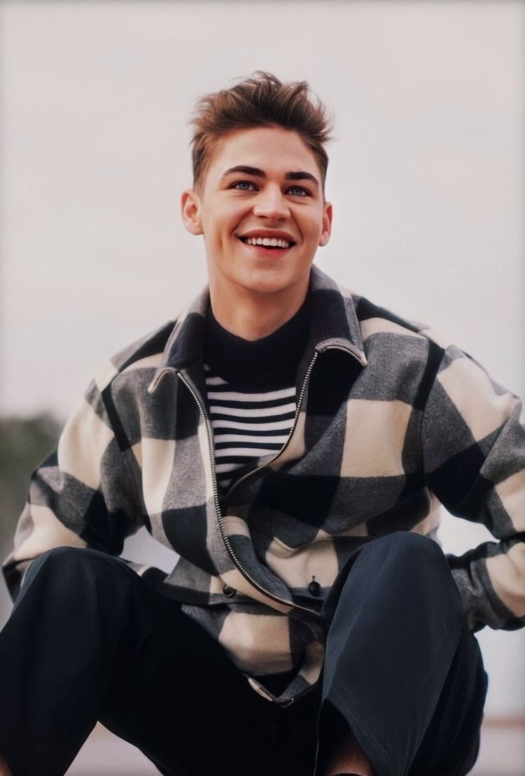 ℍ𝕒𝕣𝕕𝕚𝕟 𝕊𝕔𝕠𝕥𝕥 - 𝔽𝔸𝕂𝔼 (@anarrogantcharm) on Twitter photo 