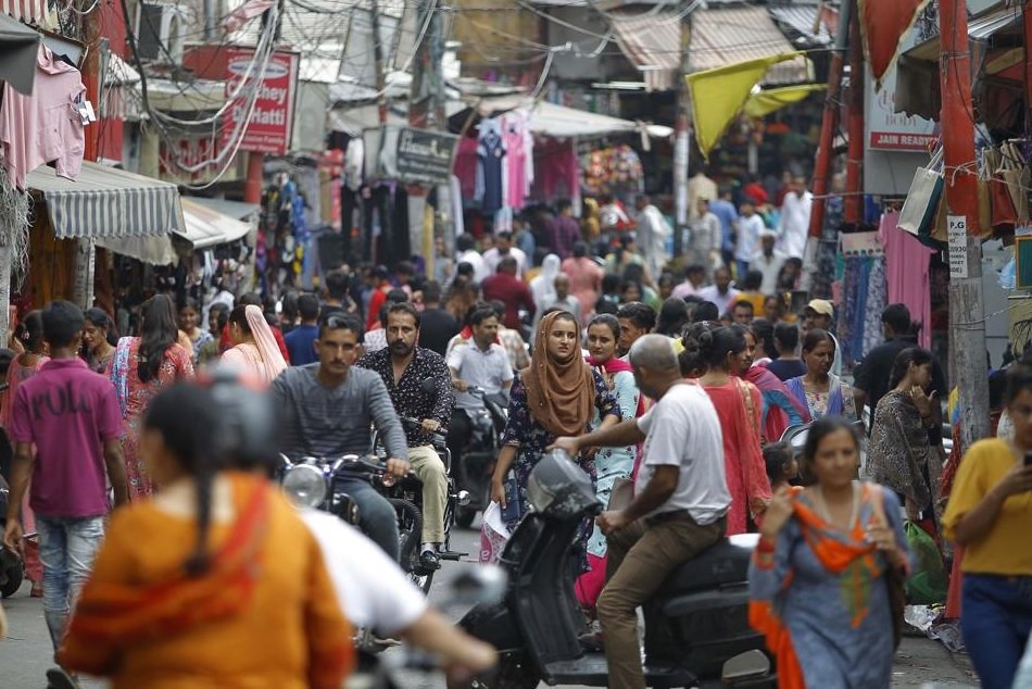 DDNewslive's tweet image. || NEWS FLASH ||

Restrictions lifted from all 22 districts of #JammuAndKashmir ; day time restrictions eased from all police station jurisdictions.