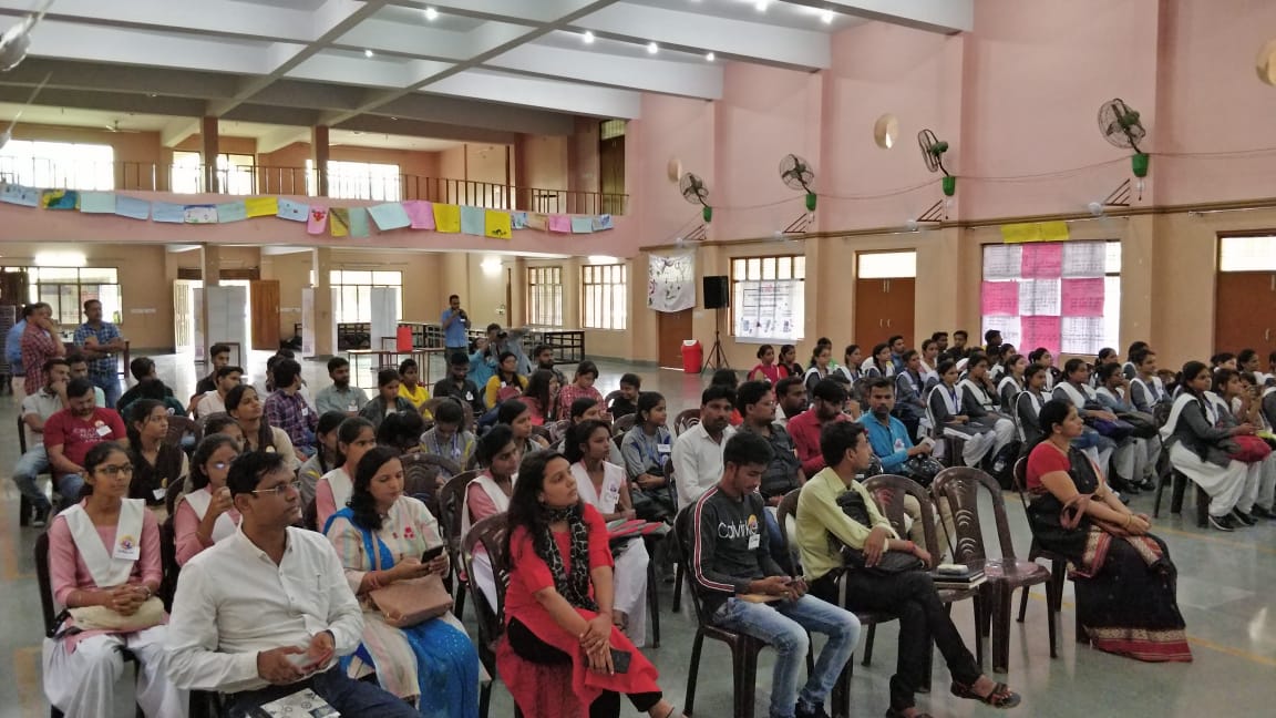 dasra's tweet photo. Thank you, Dr. Udai Pratap, #ACMO #RKSK, for speaking to us in #Sitapur about the importance of preventing #earlypregnancy, the role of #AFHCs, and paying attention to #mentalhealth for adolescents!
#AbMereBusMeinHai https://t.co/dSE004eFN9