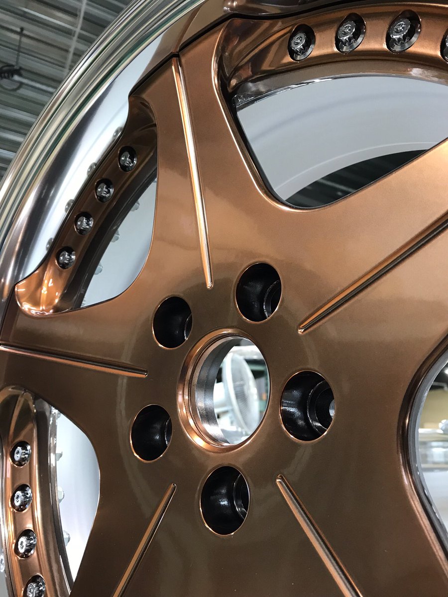 superstarwheel's tweet image. LEONHARDIRITT"Orden"
COPPER FINISH
コンスタントにオーダーがある"カッパーフィニッシュ"! 
今回は「オルデン」でのオーダーでした^_^
重ね塗りの妙が見る方を魅了する弊社独自のフィニッシュです^_^
#leonhardiritt #orden #copperfinish #レオンハルト #オルデン #カッパーフィニッシュ