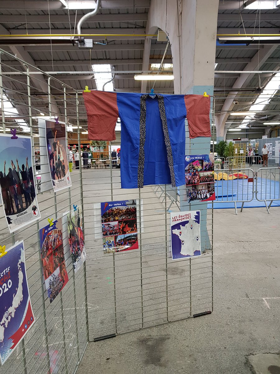 odoritsuru's tweet photo. L'equipe vient de terminer le stand, et le salon ouvre enfin. C'est le coup d'envoi pour cette #Japaniort2019.
Première représentation à 12h00 sur la grande scene! https://t.co/HBoyXM0FDJ