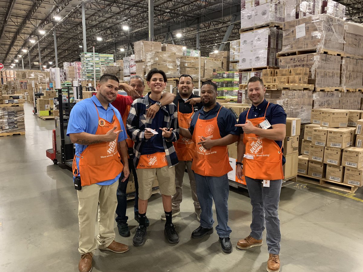 JohnMurrey2's tweet photo. Fun End To The Week... #ParEvent #MIB #SafetyWalk #Value #AOM #CultureWins #SDCMiraLoma #NightShift https://t.co/onJkQO0Id3