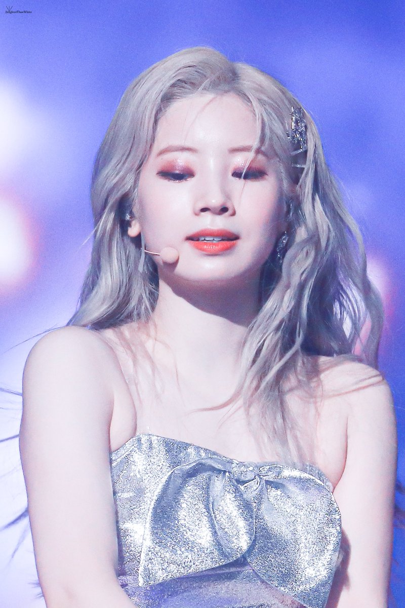BrighterThanW's tweet photo. 190927 HERO CONCERT 

👸🏻여왕님👸🏻

@JYPETWICE @JYPETWICE_JAPAN
#TWICE #DAHYUN #트와이스 #다현 #ダヒョン #金多賢 https://t.co/ZuifbDiMCB