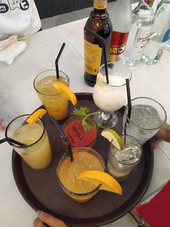 deonila_dimps's tweet photo. Cocktail mixing 2019😍
#Bar3da2 
"4 Season" https://t.co/nuFVnmOtWM