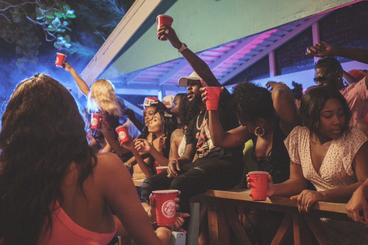 AkosuaS's tweet image. Head over to @GRMDAILY for some real vibes #2Cups 🇯🇲🇬🇧🇨🇦

youtu.be/Zc5x1G0_vh8