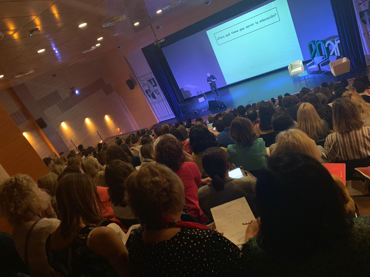 Las actividades que potencian más plasticidad neural son la música, el arte y el conocimiento del propio cuerpo... Deberían de ser materias troncales dentro del aula. #ENAP19