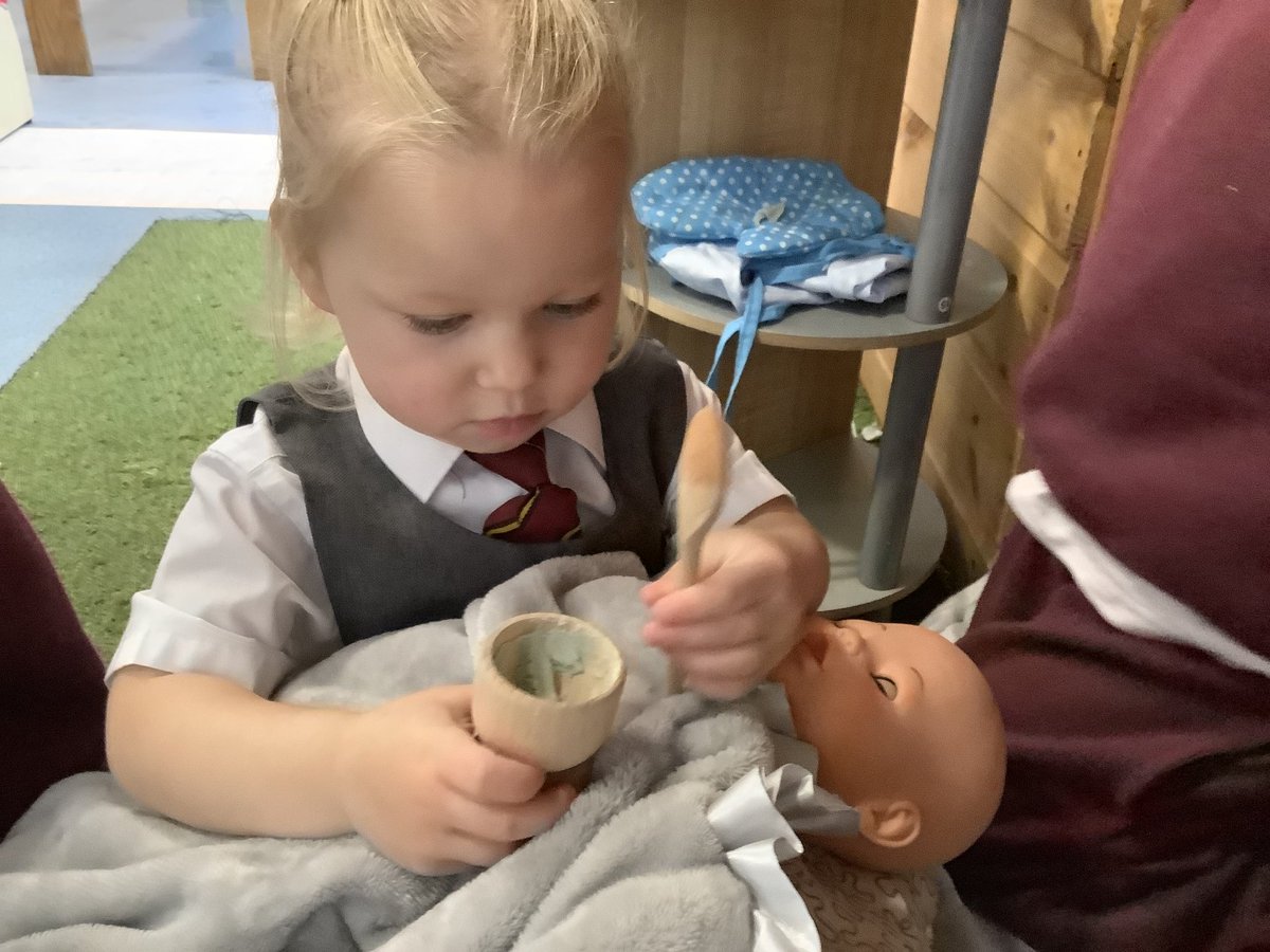 anfieldroadeyfs's tweet photo. "The baby is sick, she needs medicine. She's well now." #imagination #roleplay #understandingtheworld #babybugs #itsfunbeing2 https://t.co/lzsu6gTwC9