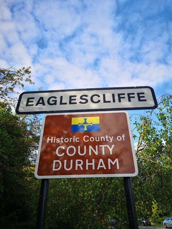 bricoflags's tweet photo. The County Durham Flag adorns the road sign for the village of Eaglescliffe. https://t.co/UGjQfBSNSl