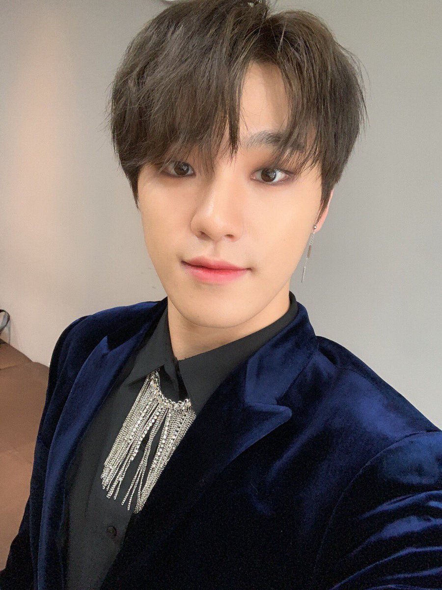 pledis_17's tweet photo. [17'S 디노] For carat💎💎💎💎💎💎 https://t.co/fIYM6TIDB4