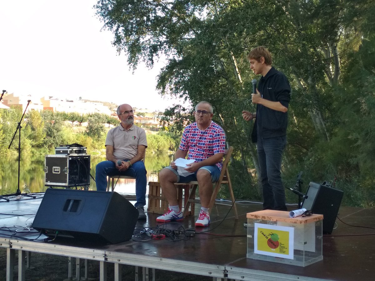 Rebrotem's tweet photo. Comença #CamíDeCendra amb Pere Josep del @gnfreixe i el poeta Albert Guiu. https://t.co/zrvz5hMZG3
